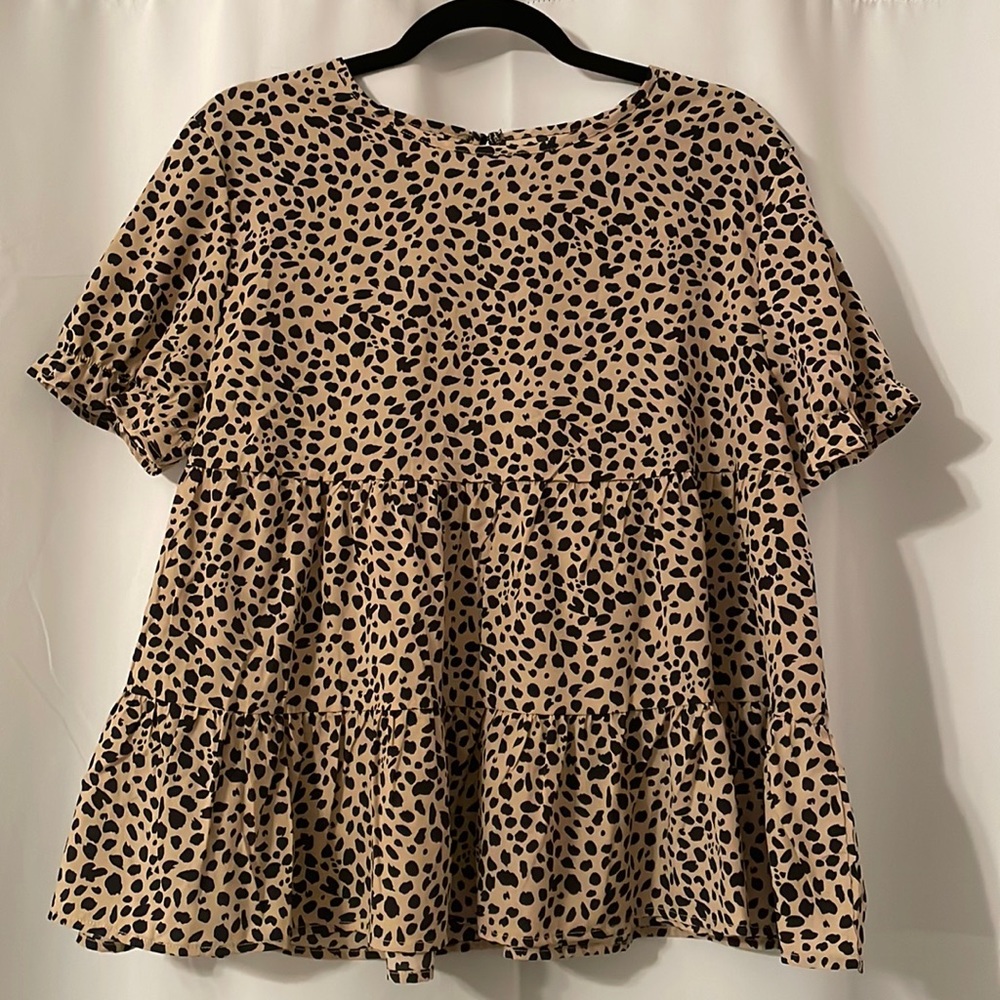 Short sleeve flowy blouse